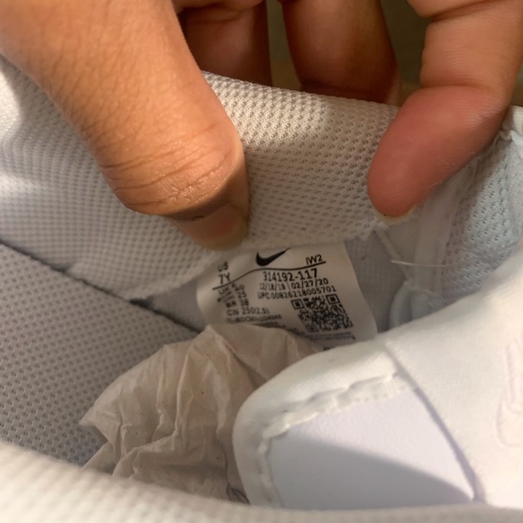 White Nike Air Force 1 - Picture 8 of 10